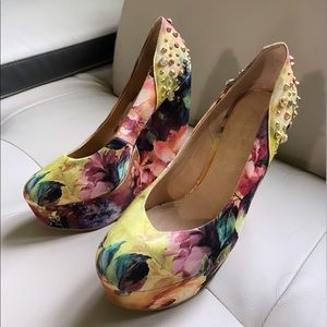 NEW Aldo Floral Wedges With Studs